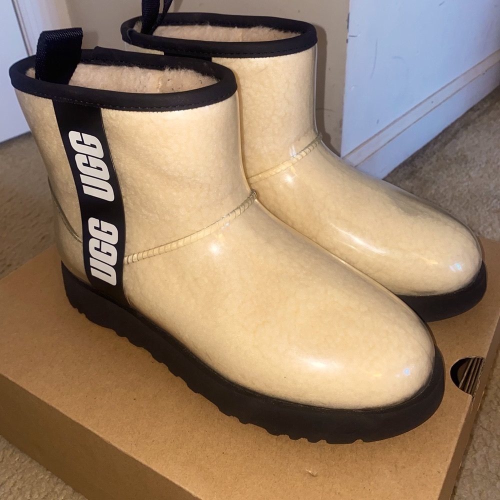 Ugg rain boots , cream